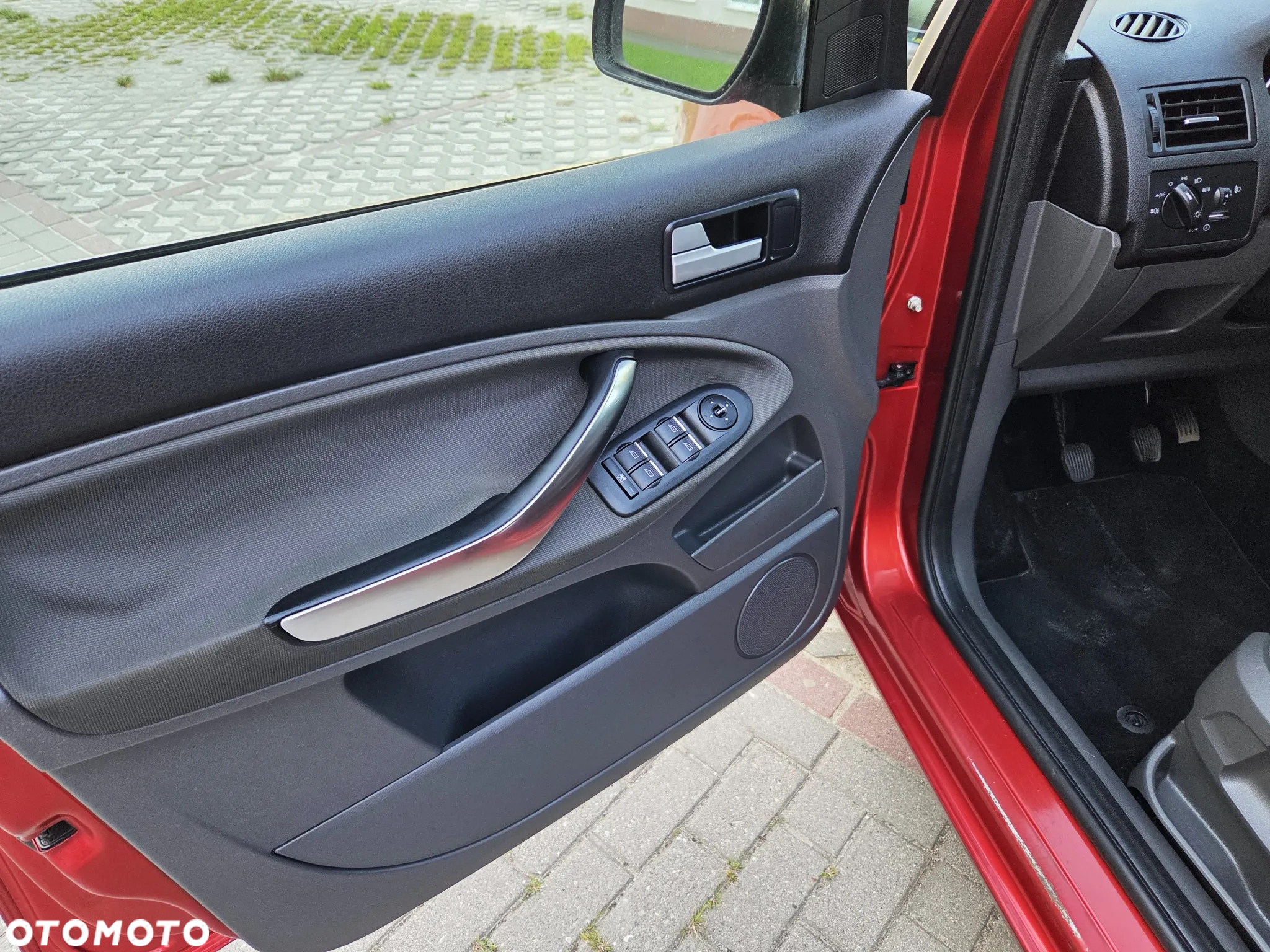Ford C-MAX 1.6 Ambiente - 19