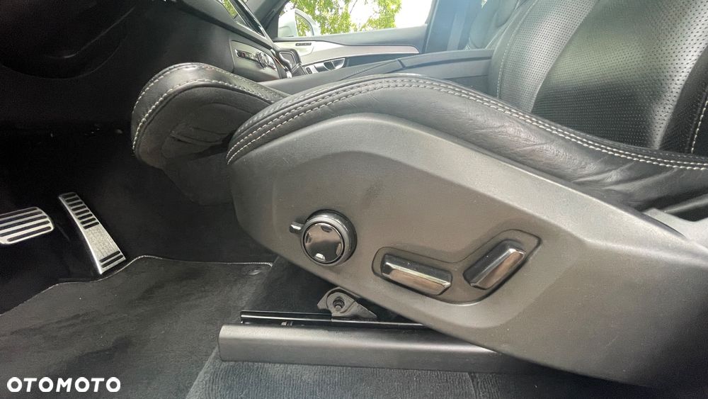 Volvo XC 90 - 35