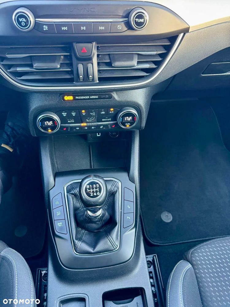 Ford Focus Turnier 1.5 EcoBlue Start-Stopp-System TITANIUM - 16