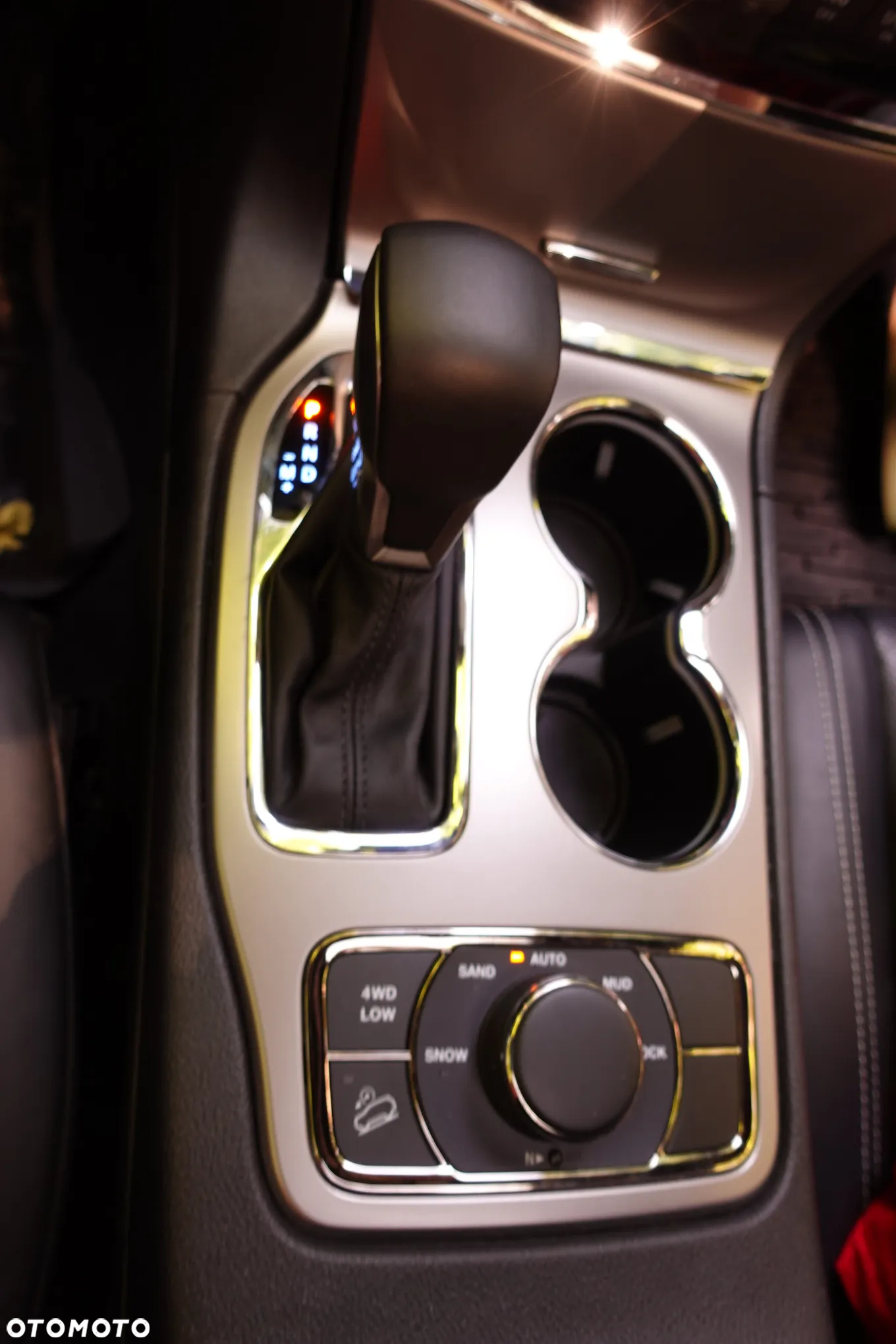 Jeep Grand Cherokee - 13