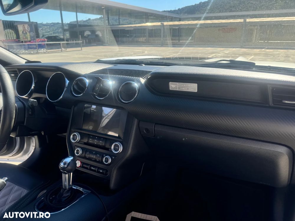 Ford Mustang - 11