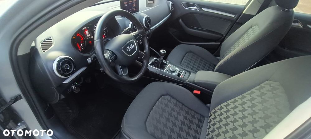 Audi A3 Limousine 1.6 TDI Ambiente - 3