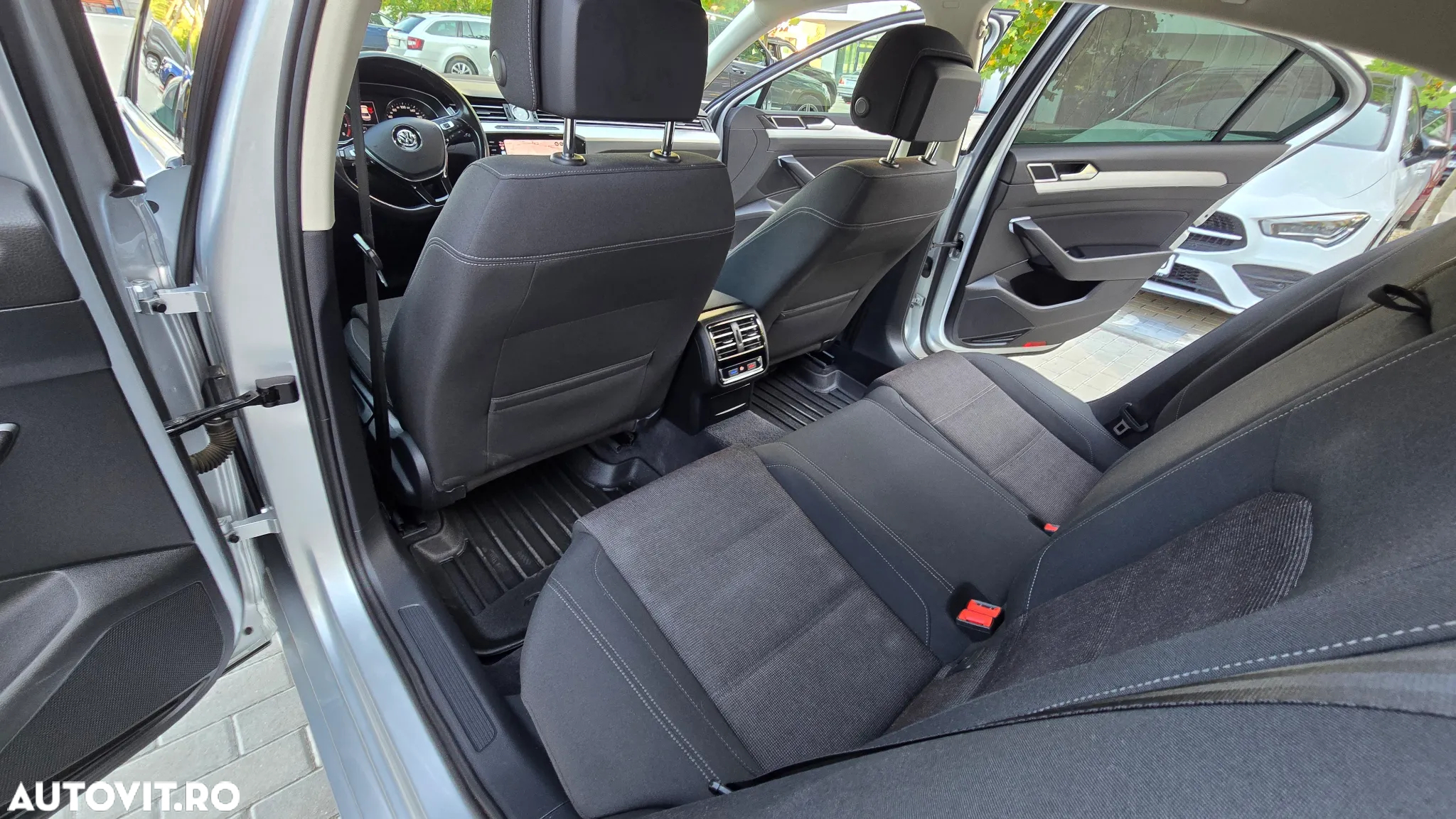 Volkswagen Passat Variant 1.8 TSI (BlueMotion Technology) DSG Highline - 19