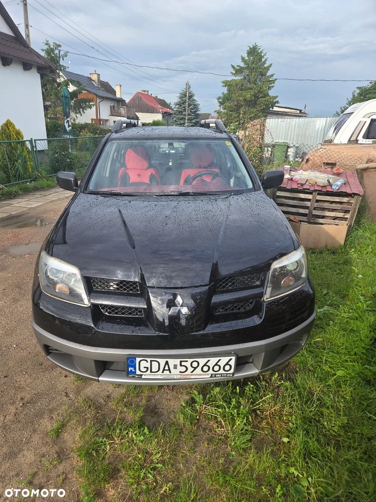 Mitsubishi Outlander - 1