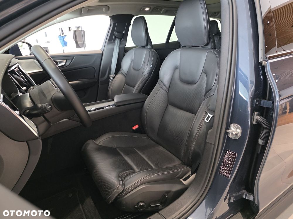 Volvo V60 Cross Country - 23