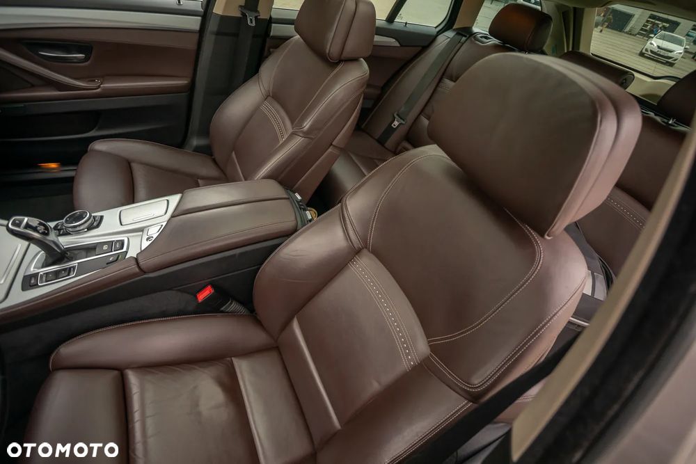 BMW Seria 5 535d Luxury Line - 23