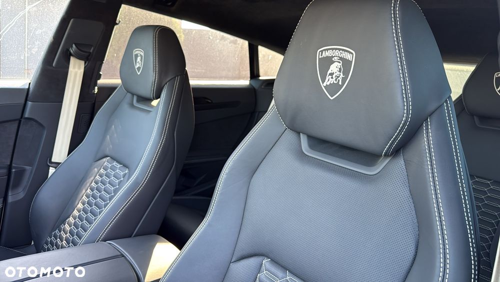Lamborghini Urus - 25