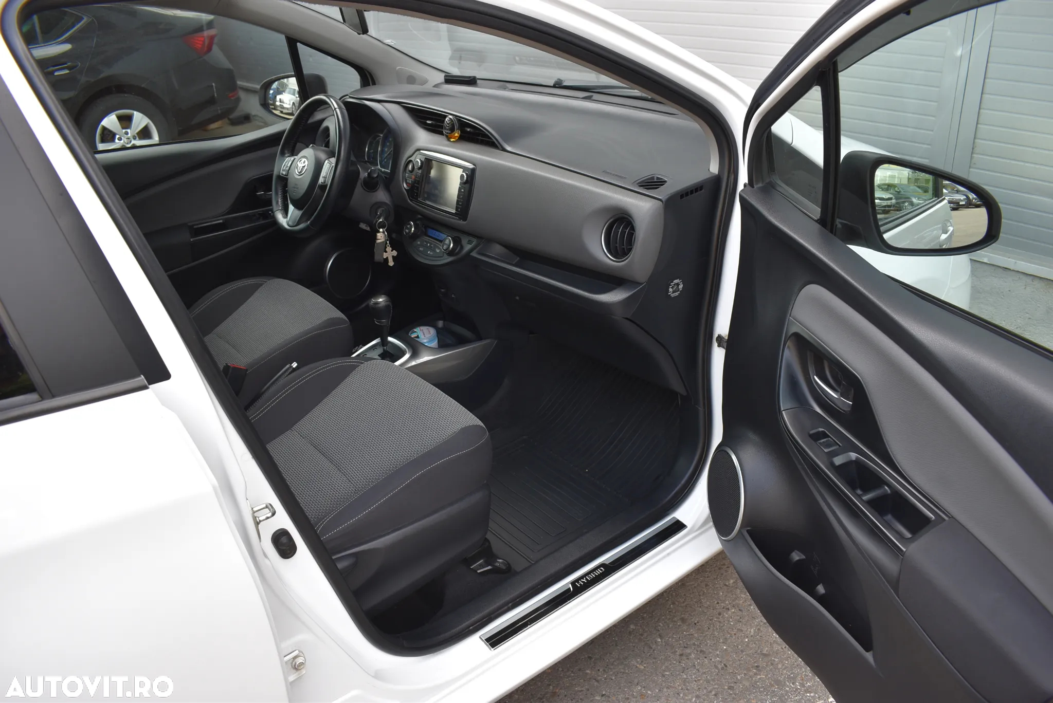 Toyota Yaris 1.5 VVT-i HSD Luna - 18