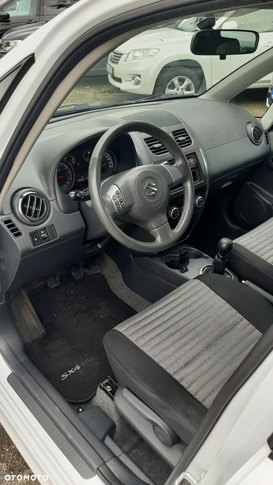Suzuki SX4 1.6 VVT 4x2 City - 13