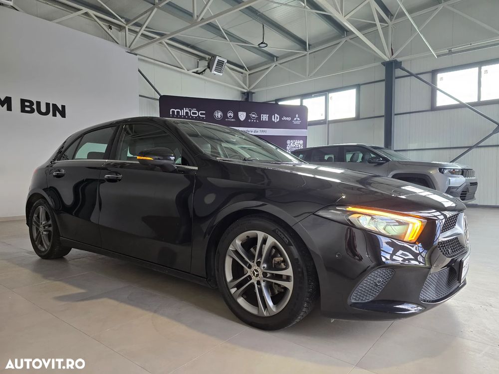 Mercedes-Benz A 180 Sedan 7G-DCT Style - 3