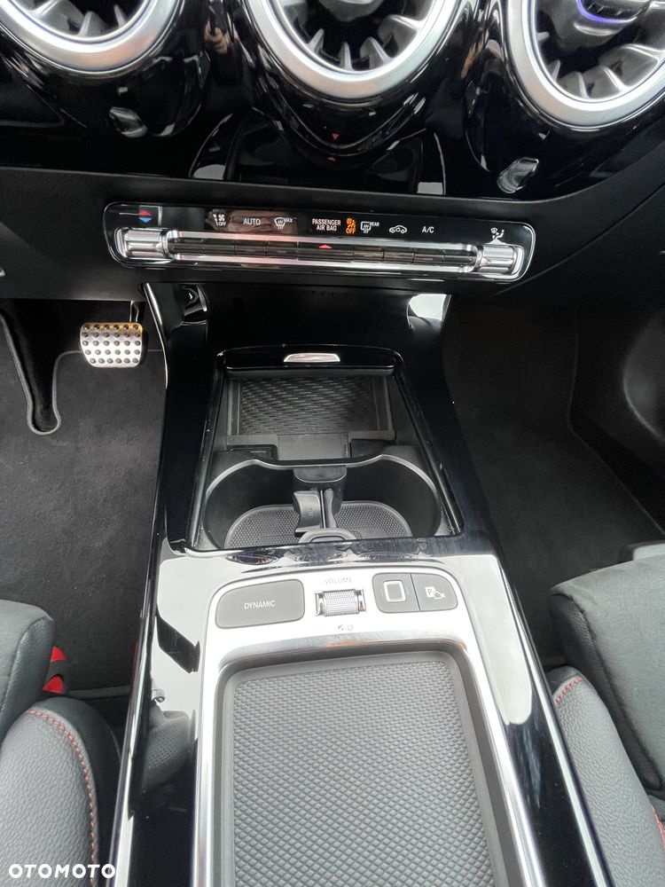 Mercedes-Benz CLA 200 mHEV AMG Line 7G-DCT - 31