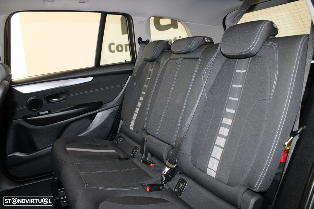 BMW 216 Gran Tourer d Auto - 29