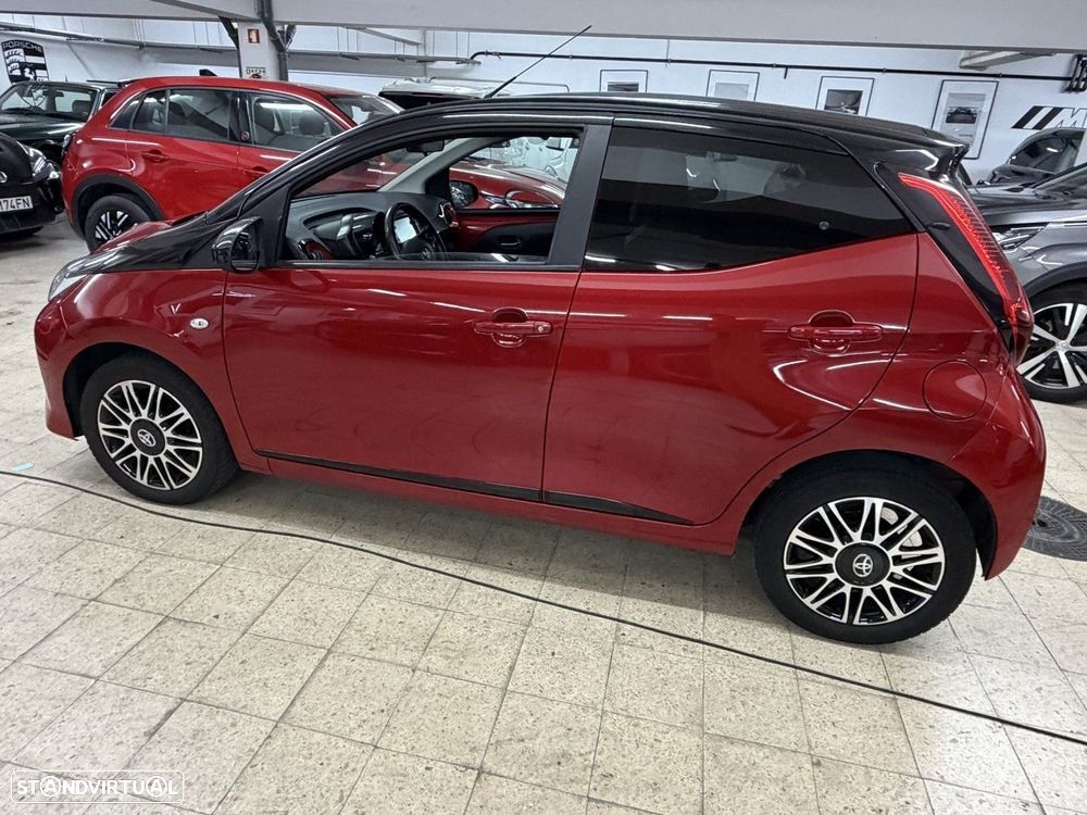 Toyota Aygo 1.0 X-Clusiv Red foto 3