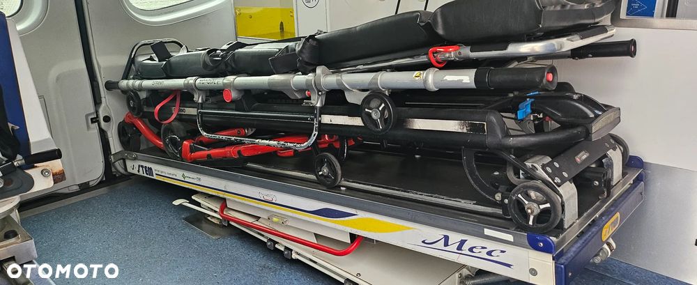 Mercedes-Benz Ambulans karetka Sprinter 319cdi automat - 32