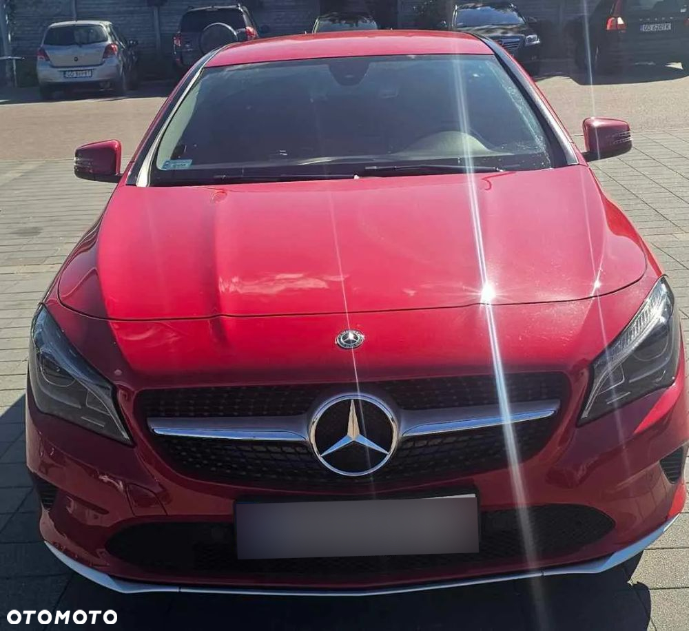 Mercedes-Benz CLA 180 7G-DCT Urban - 11
