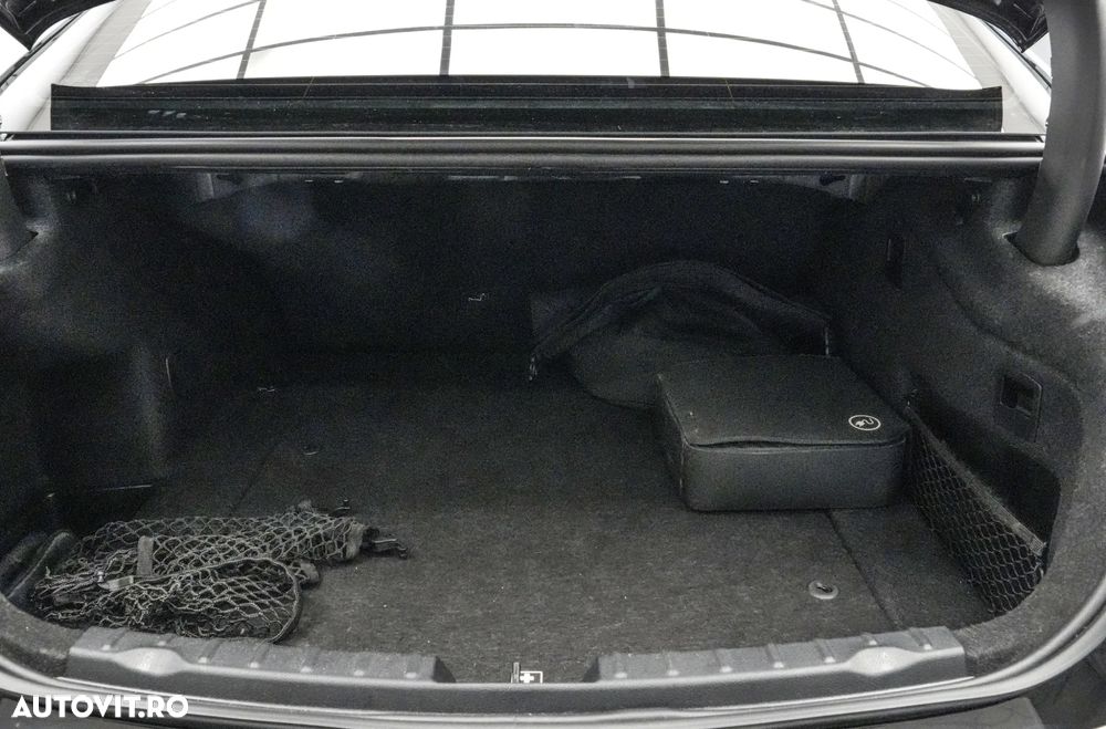 BMW Seria 3 330e iPerformance AT Luxury Line Purity - 27