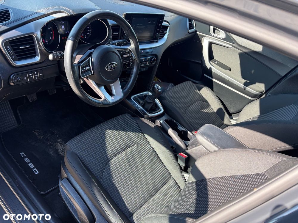 Kia Ceed ver-1-0-t--gdi-opf-attract - 15