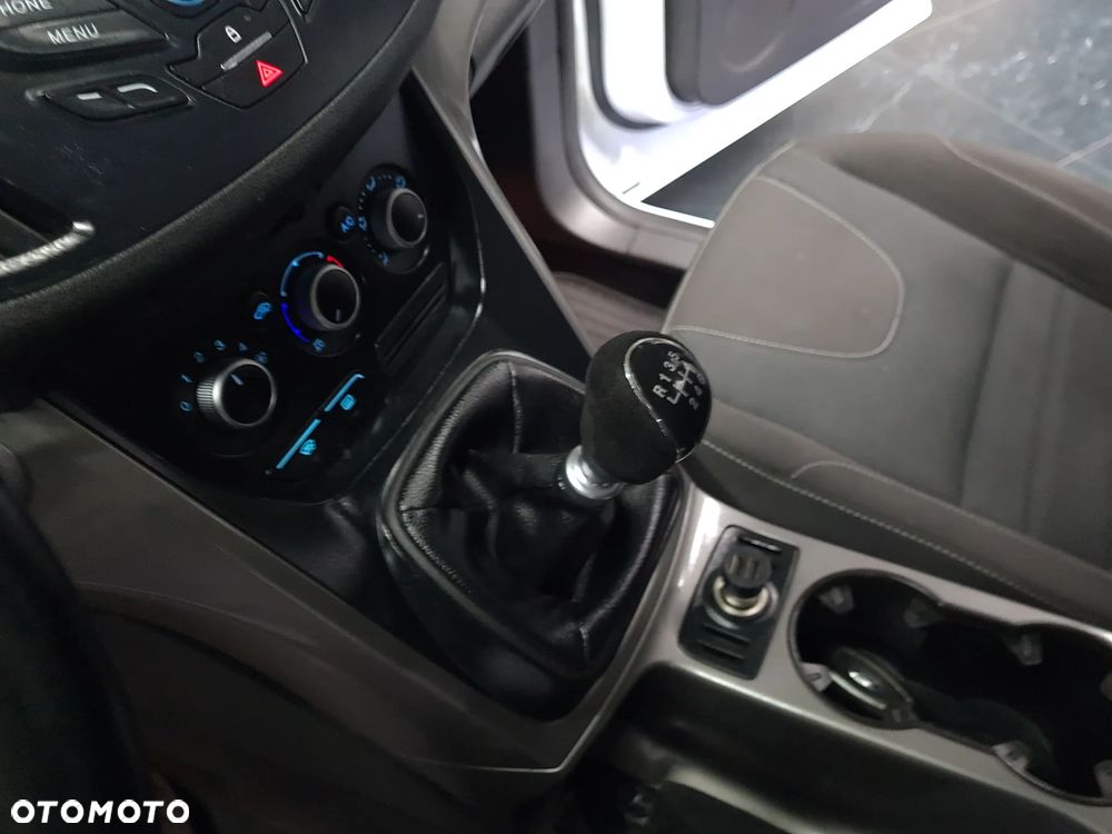 Ford Kuga 2.0 TDCi 2x4 Trend - 24