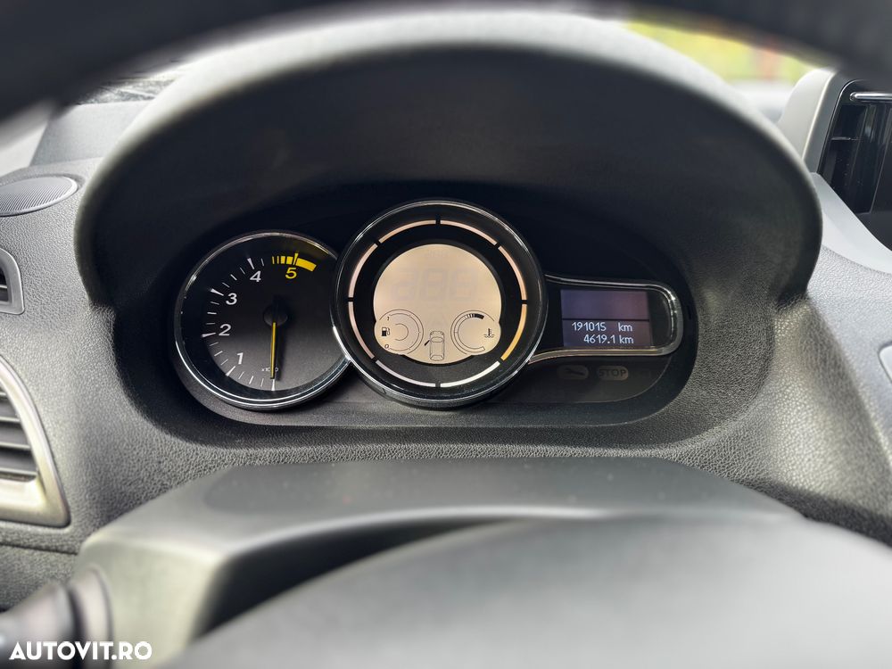 Renault Megane dCi 95 FAP Paris Business - 25