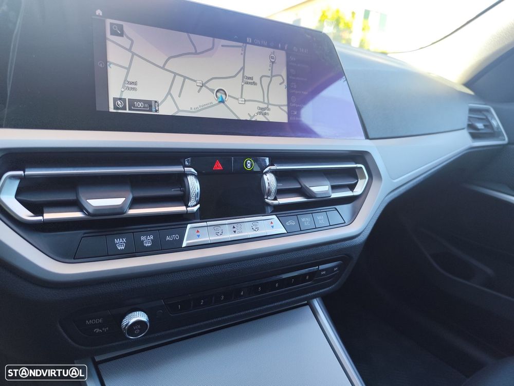 BMW 330 e Touring Auto - 15