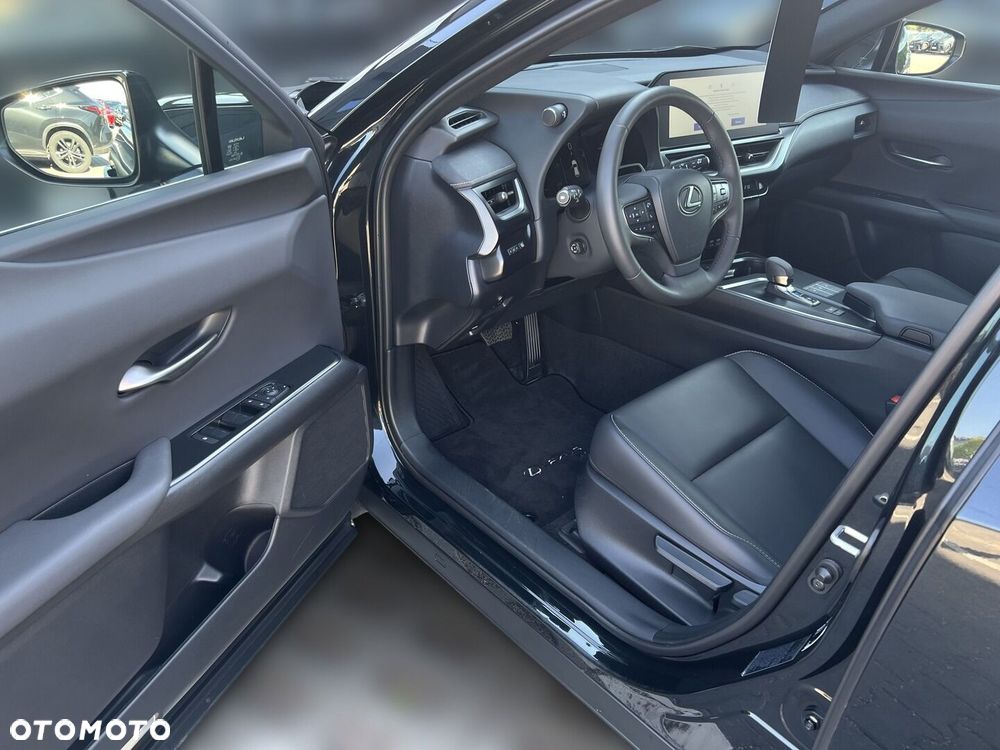 Lexus UX 300h F Sport Design - 10