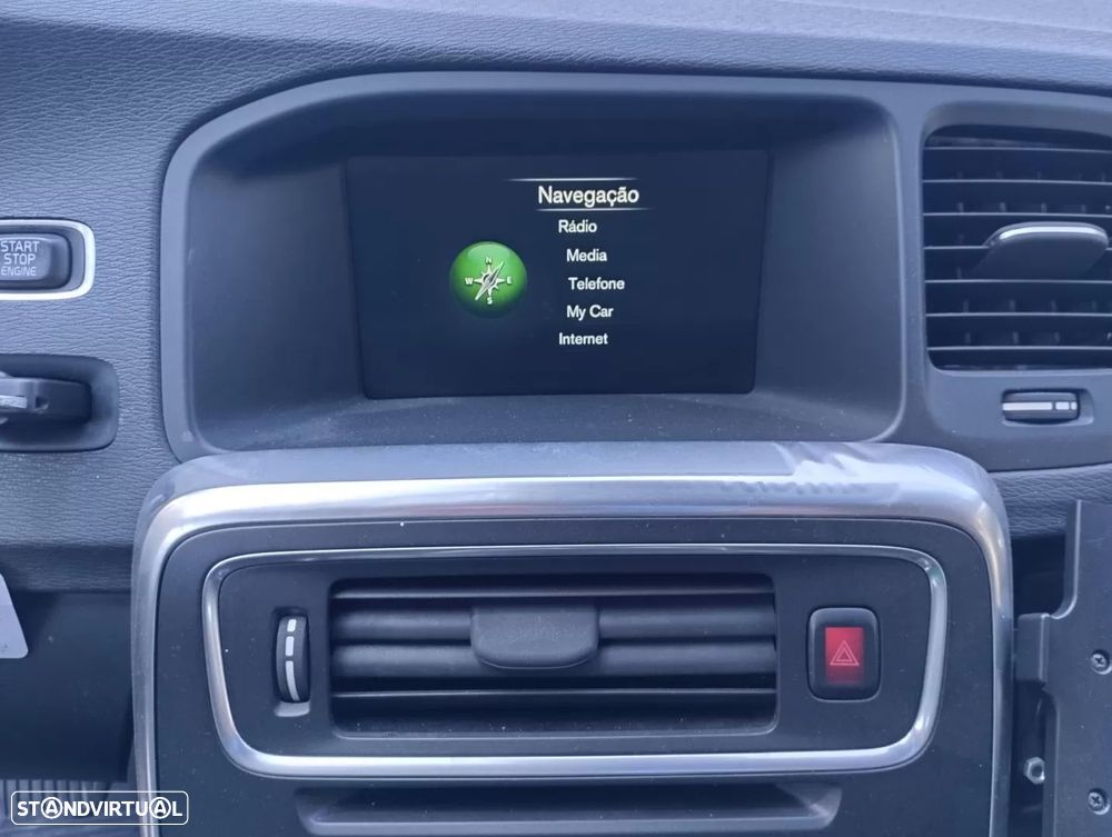 Volvo V60 2.0 D4 Momentum Eco Geartronic - 28