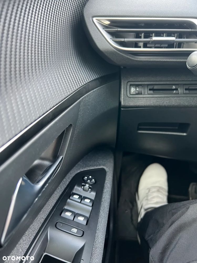 Peugeot 5008 PureTech 130 EAT6 Active - 13