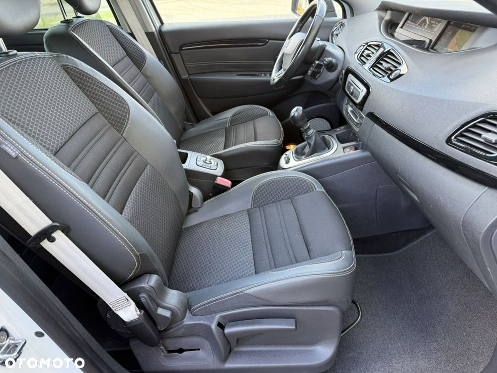 Renault Scenic ENERGY TCe 130 BOSE EDITION - 15