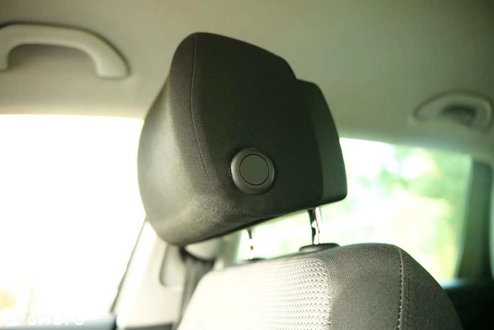 Volkswagen Passat 2.0 TDI BlueMotion Technology Comfortline - 13