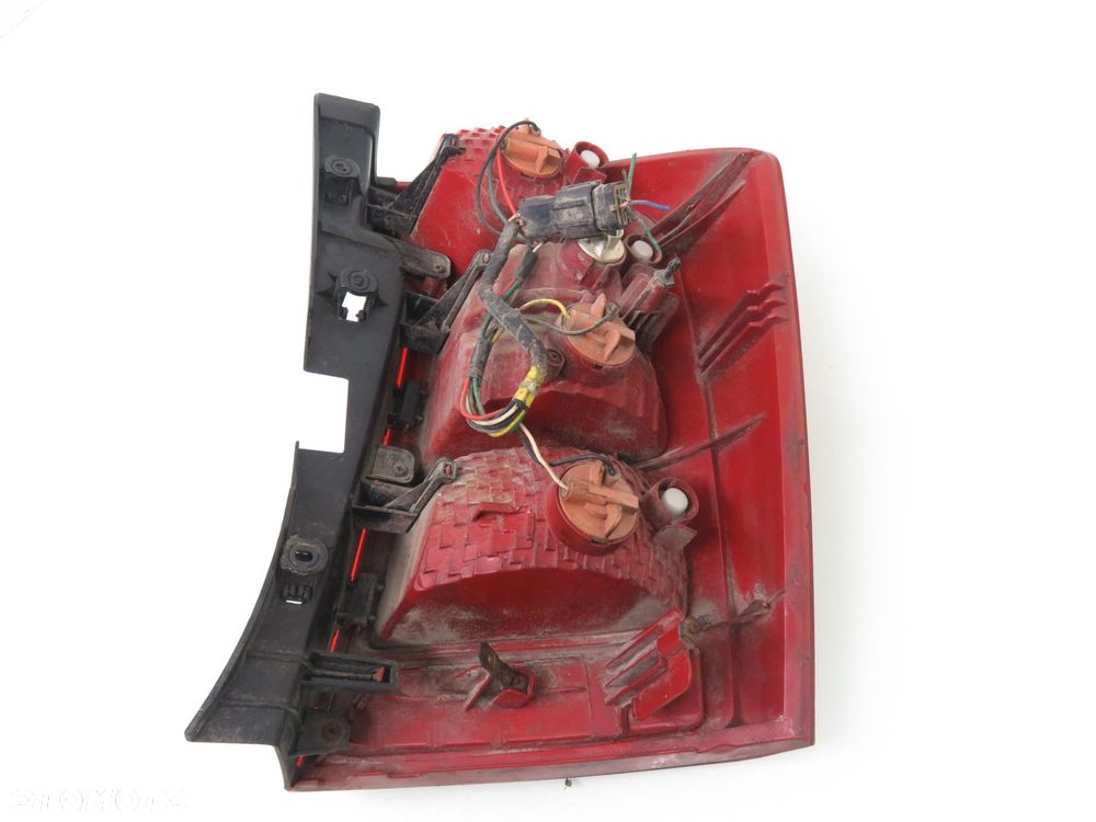 LAMPA LEWA TYLNA KIA CARENS III - 10