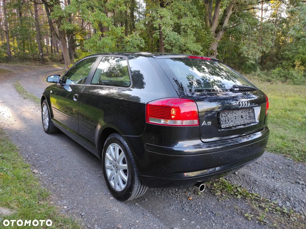 Audi A3 3-drzwiowe 1.6 Attraction - 14