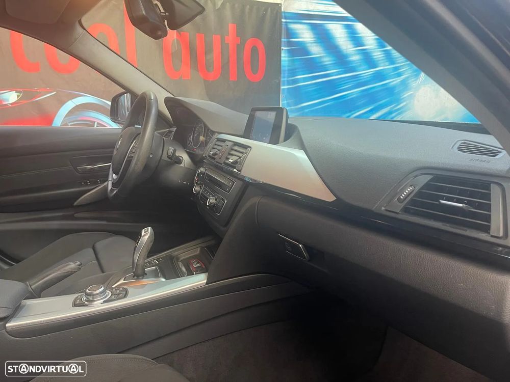 BMW 318 d Line Sport Auto - 32