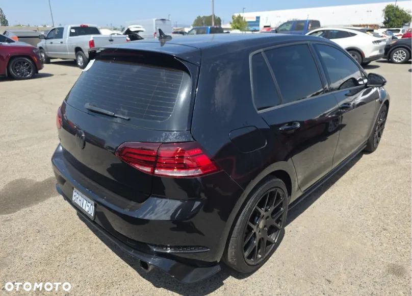 Volkswagen Golf - 4