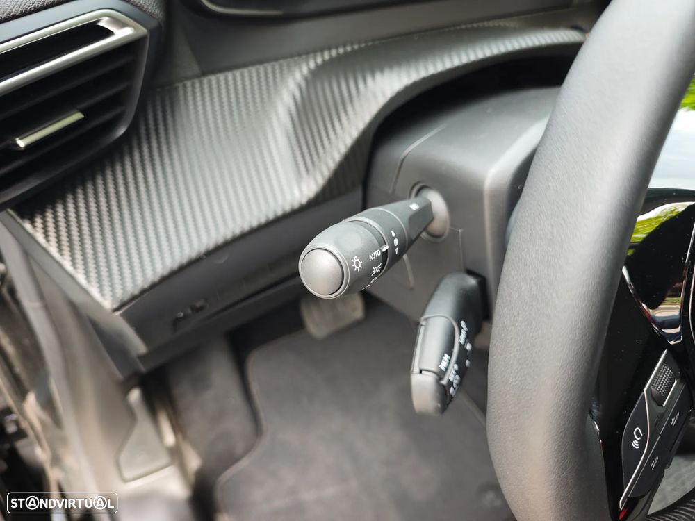 Peugeot e-208 Allure - 39