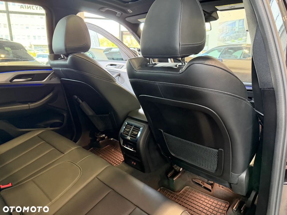 BMW X3 xDrive30i - 16