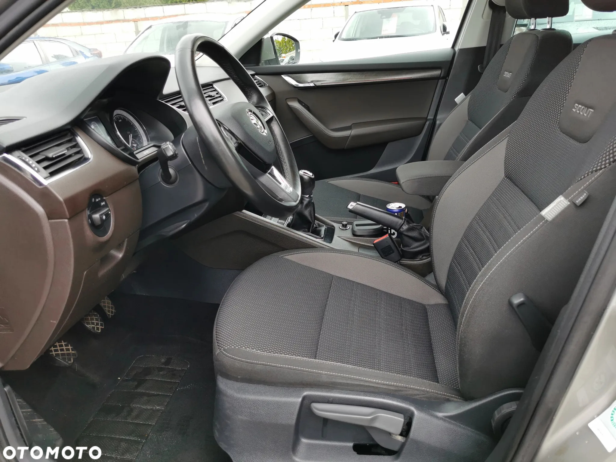Skoda Octavia Combi 2.0 TDI 4x4 Scout - 12
