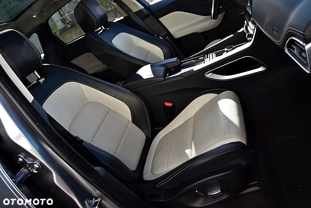 Jaguar F-Pace 2.0 i4P AWD R-Sport - 20