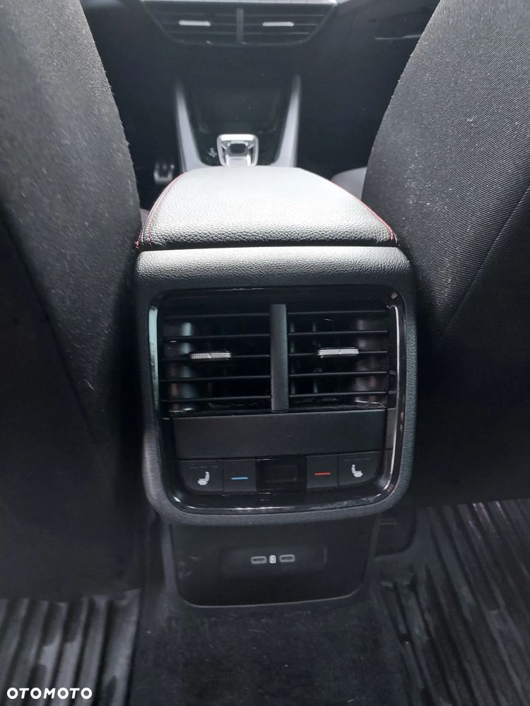 Skoda Octavia 2.0 TSI RS DSG - 9