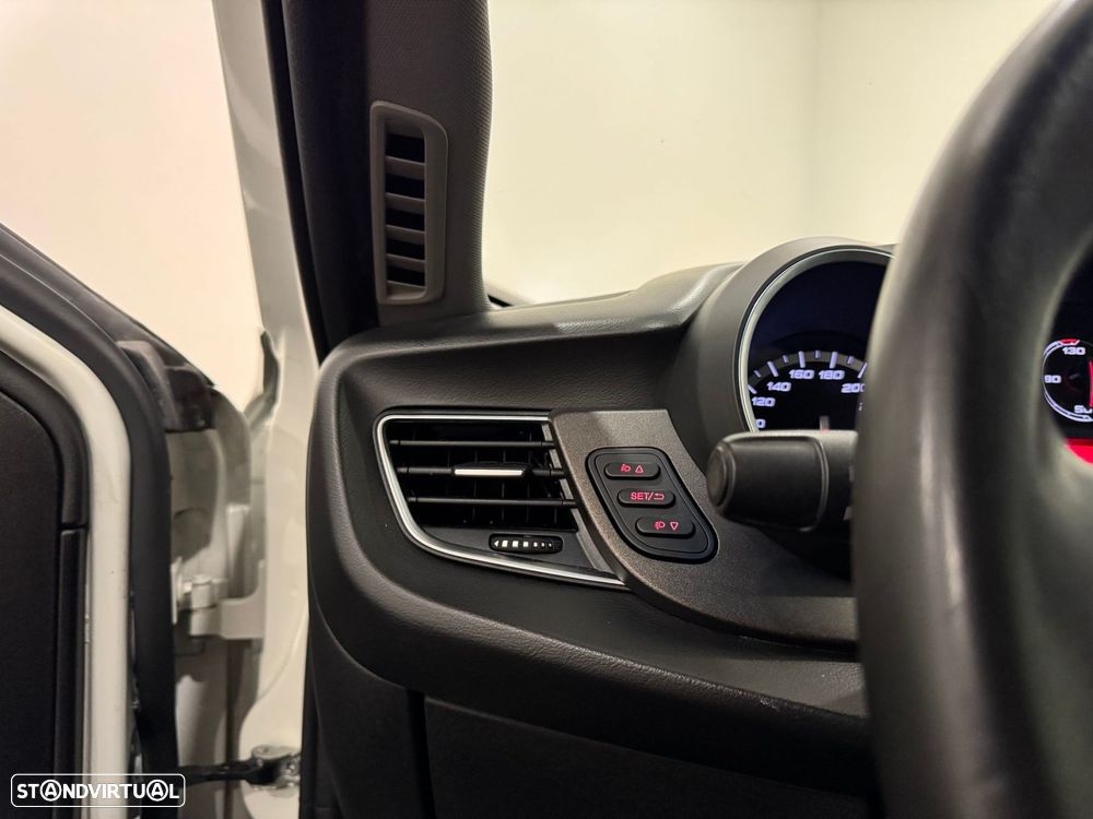 Alfa Romeo Giulietta 1.6 JTDM Distinctive - 42