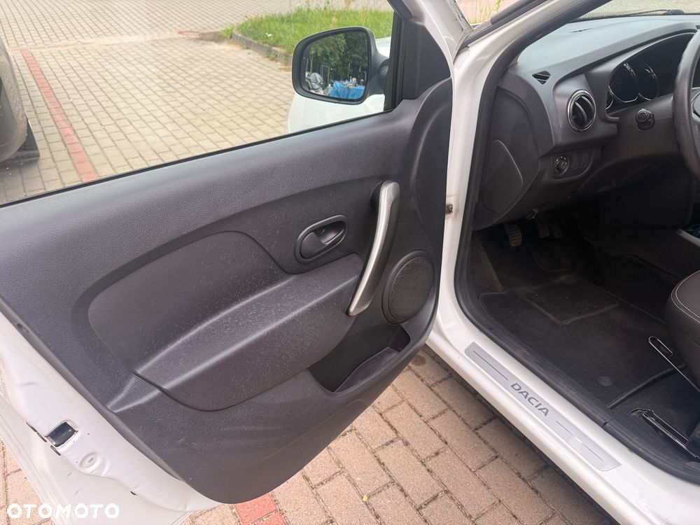 Dacia Sandero 1.2 16V 75 Laureate - 11