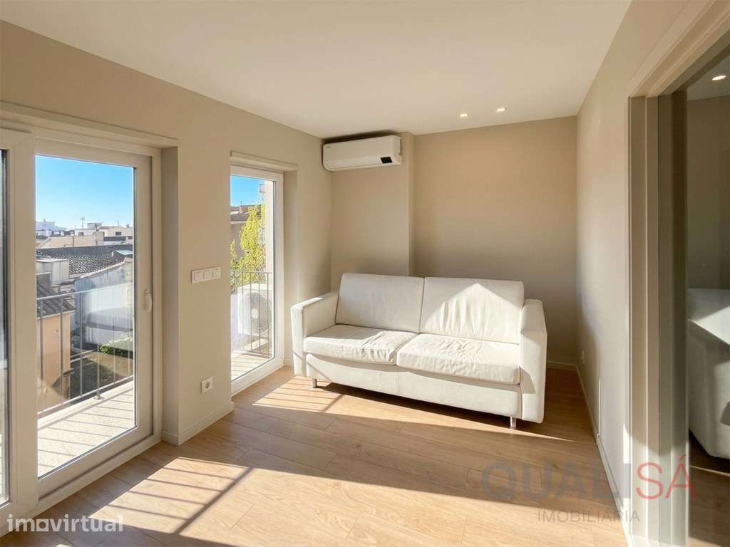 Apartamento T1+1 equipado e mobilado e com varanda no centro histór... - Grande imagem: 2/27