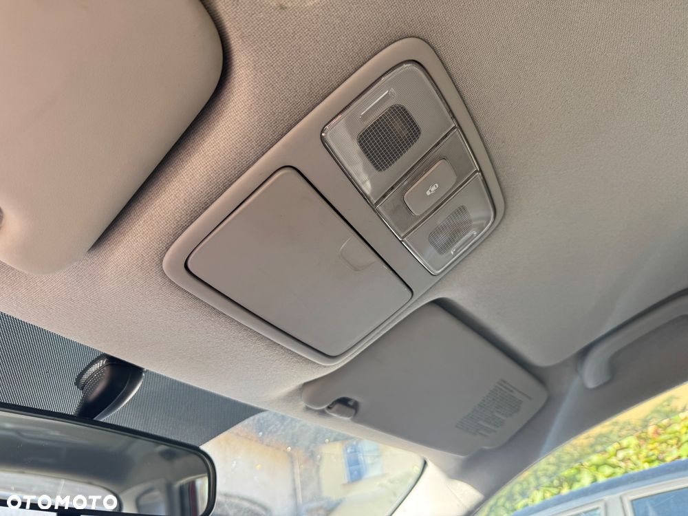 HYUNDAI I30 I 07-12 LAMPKA OŚWIETLENIE KABINY SCHOWEK NA OKULARY - 1