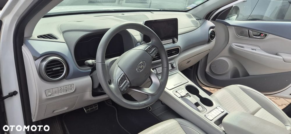 Hyundai Kona 64kWh Premium - 22