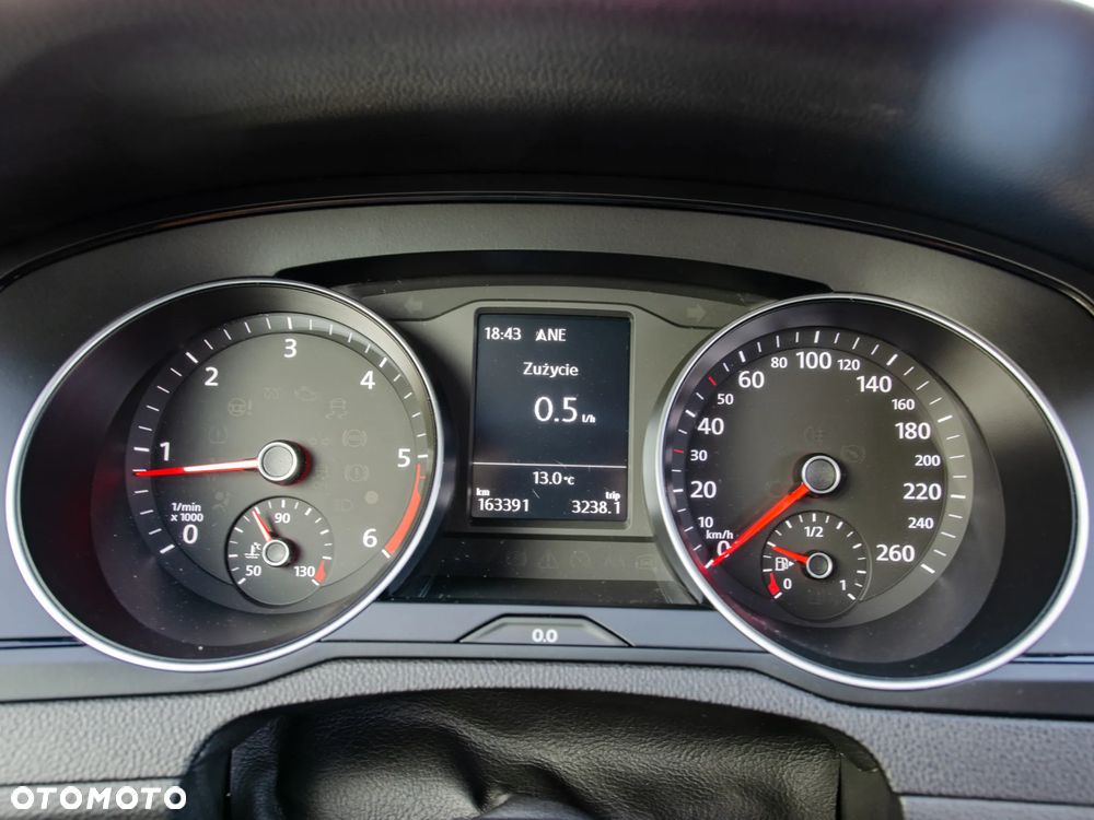 Volkswagen Passat 2.0 TDI SCR Comfortline - 25