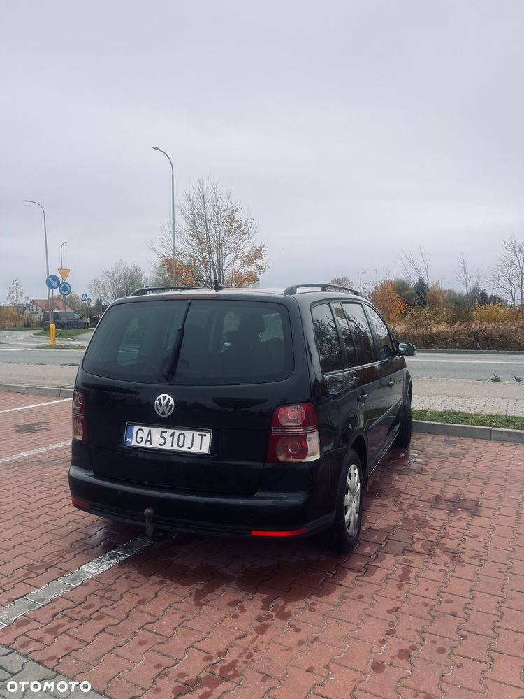 Volkswagen Touran - 4
