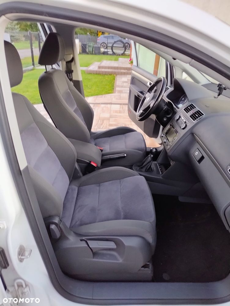 Volkswagen Touran 2.0 TDI Highline - 13