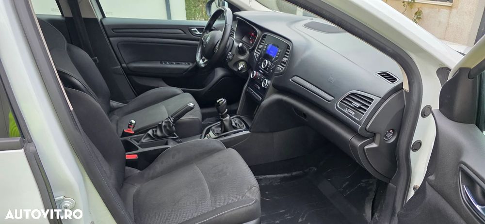 Renault Megane BLUE dCi 115 Equilibre - 10