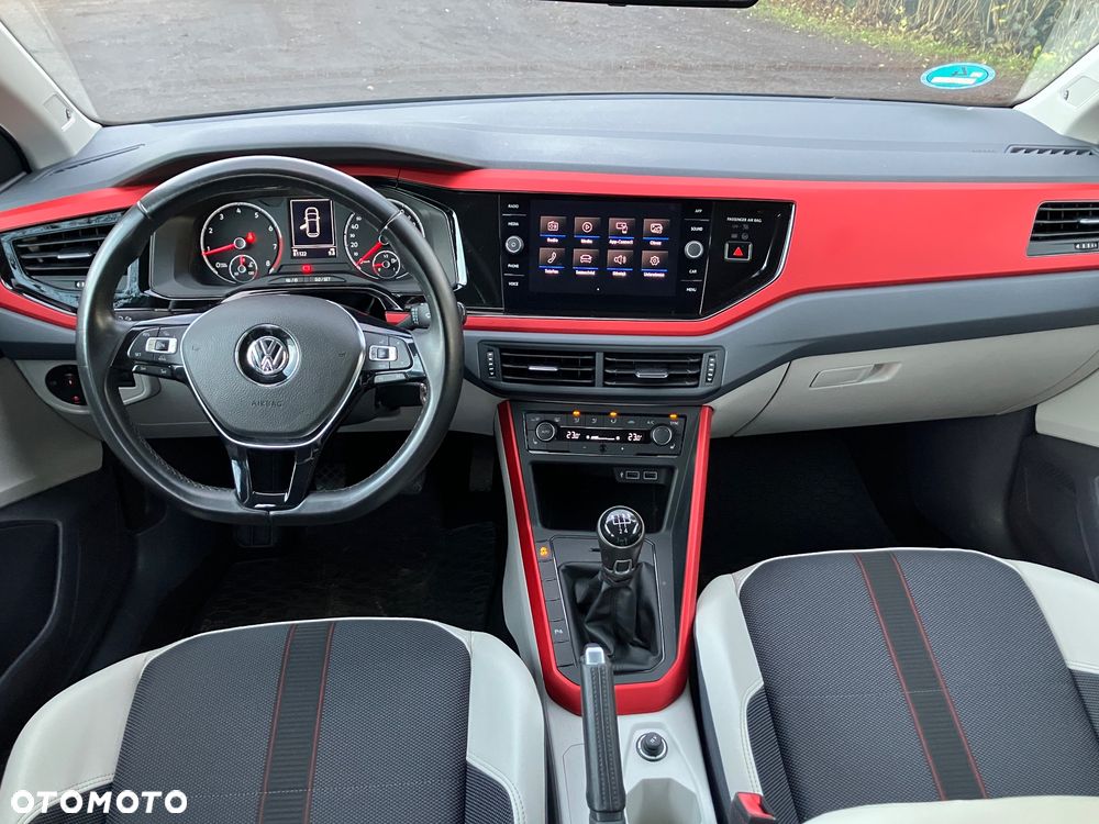 Volkswagen Polo 1.0 Blue Motion Technology beats - 12