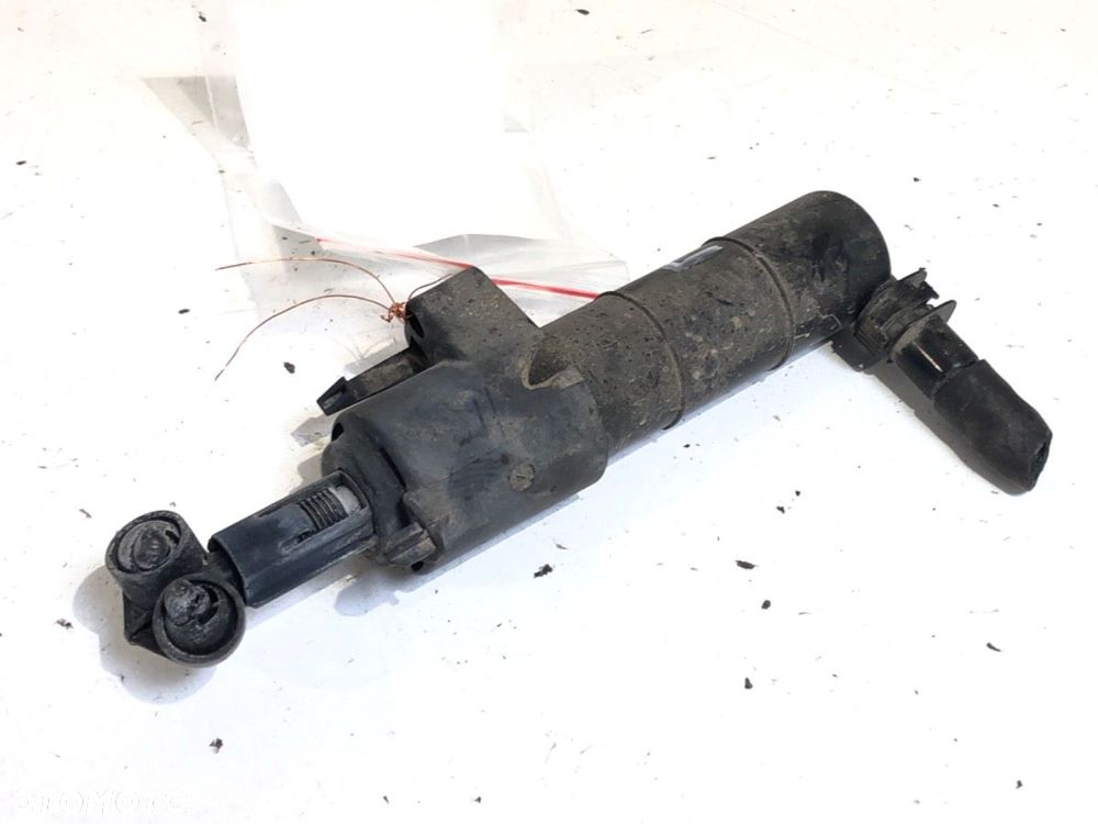 SPRYSKIWACZ REFLEKTORA LEWY PRZÓD  MERCEDES-BENZ KLASA E T-Model (S212) 2009 - 2016 E 200 CDI / - 1