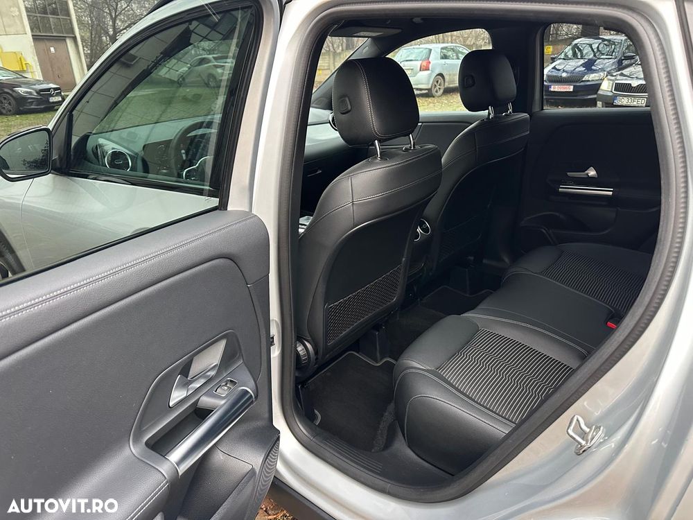 Mercedes-Benz GLA 180 d Aut. - 18